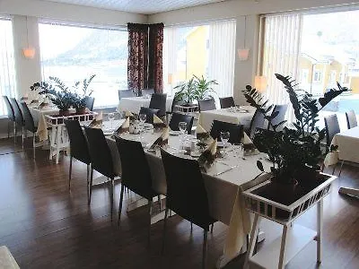 Nordfjord - Bryggen Отель 3*