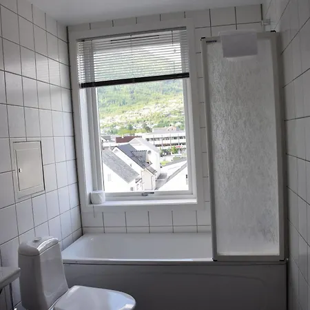 Nordfjord - Bryggen Nordfjordeid