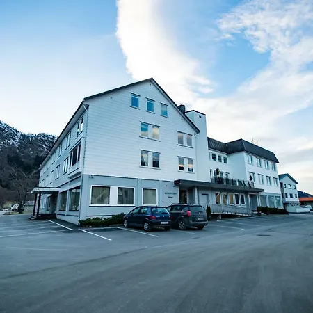 מלון Nordfjord - Bryggen 3*
